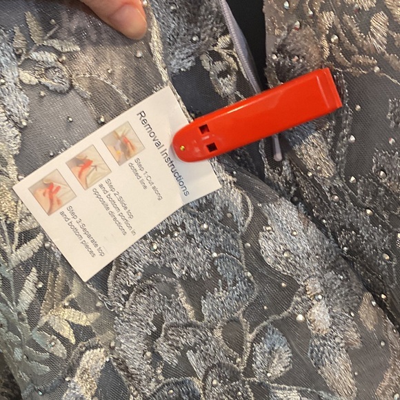 Mac Duggal Long Sleeve Beaded Appliqué Gown [Size: 16] Style #20214 - Picture 10 of 16